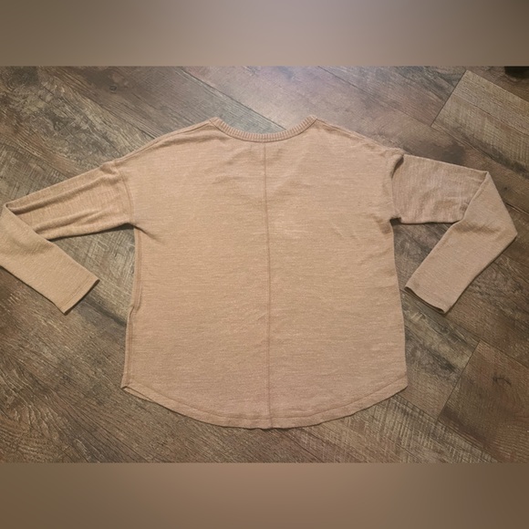 Abercrombie & Fitch Beige Fuzzy Knit Top - Picture 4 of 4